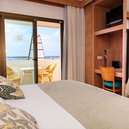 Hostal La Savina Oda fotoğraf