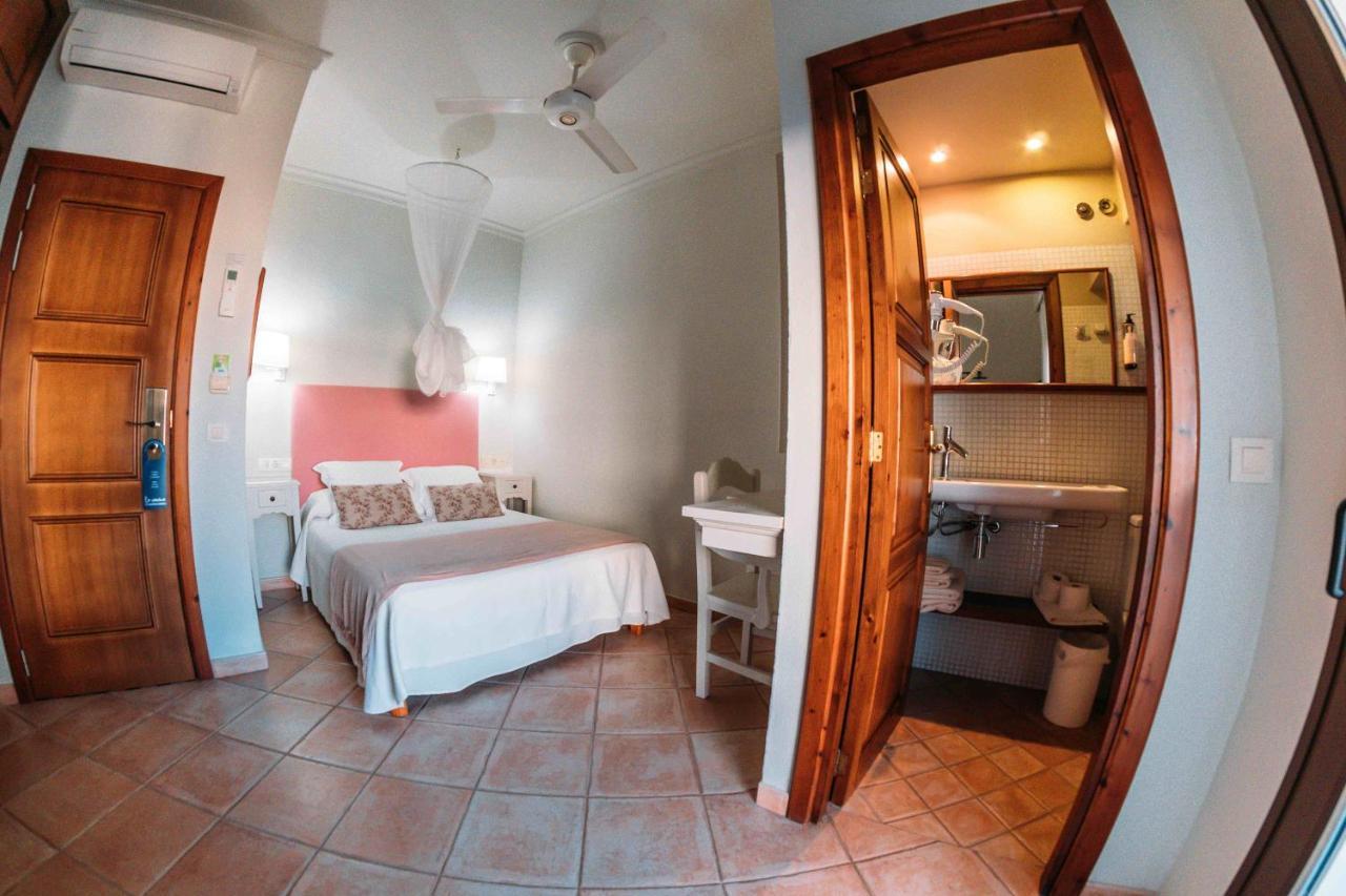 Hostal La Savina Dış mekan fotoğraf